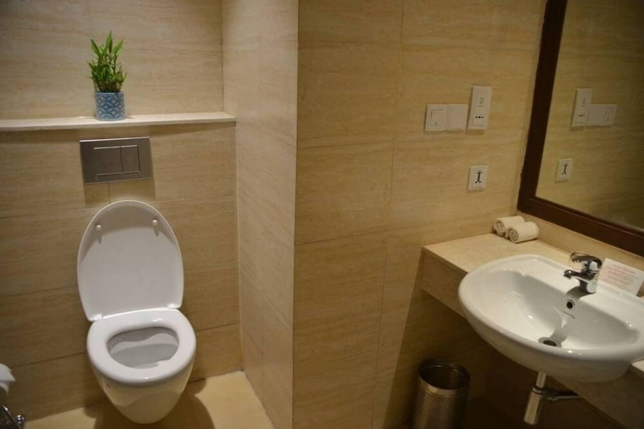 The Lalit Traveller- Airport Hotel Jaipur Exterior photo