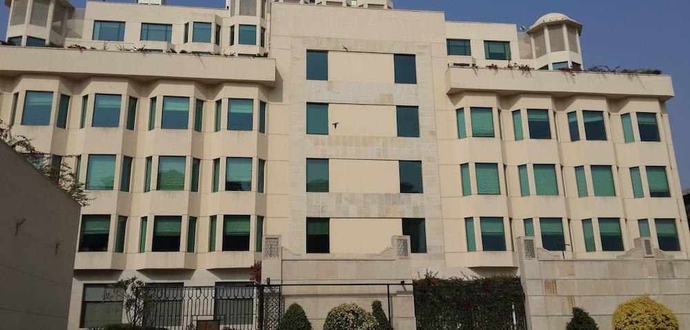 The Lalit Traveller- Airport Hotel Jaipur Exterior photo